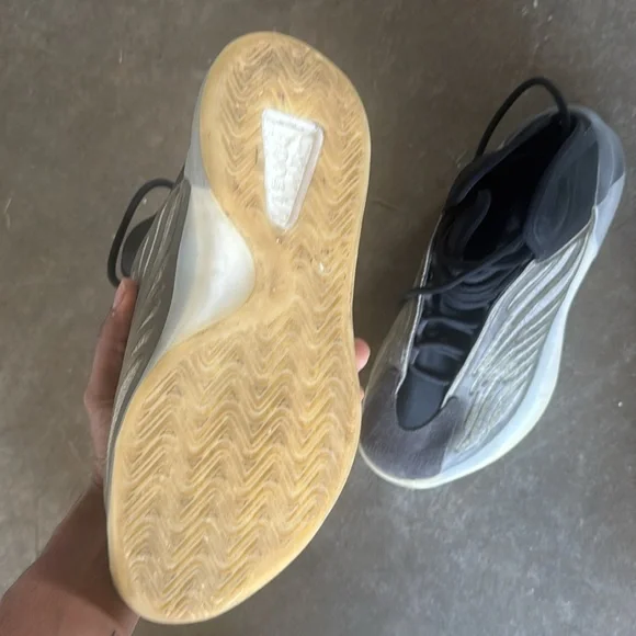 Used - Picture 3 of 3